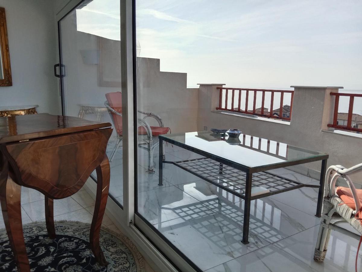 "Lo Studiolo" Apartment Пиццо Экстерьер фото