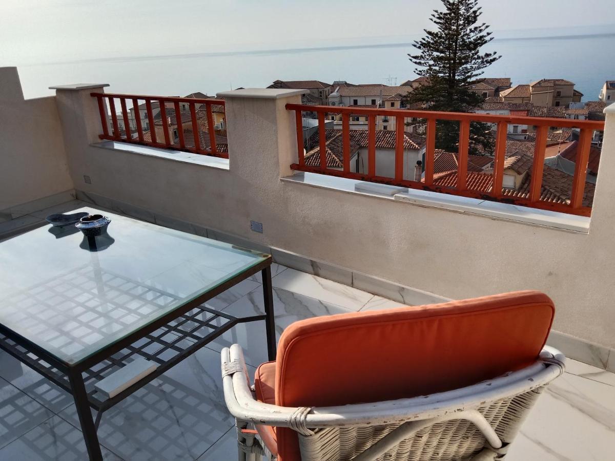 "Lo Studiolo" Apartment Пиццо Экстерьер фото
