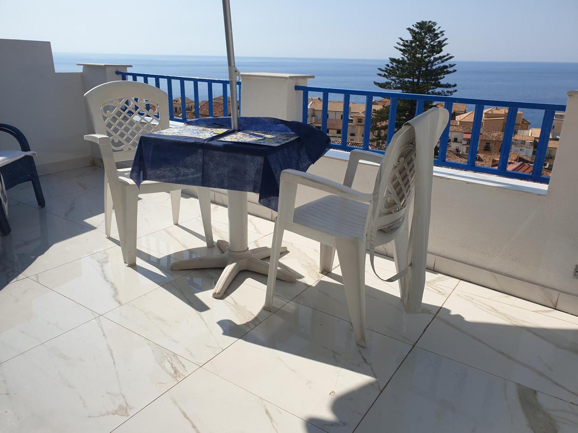 "Lo Studiolo" Apartment Пиццо Экстерьер фото